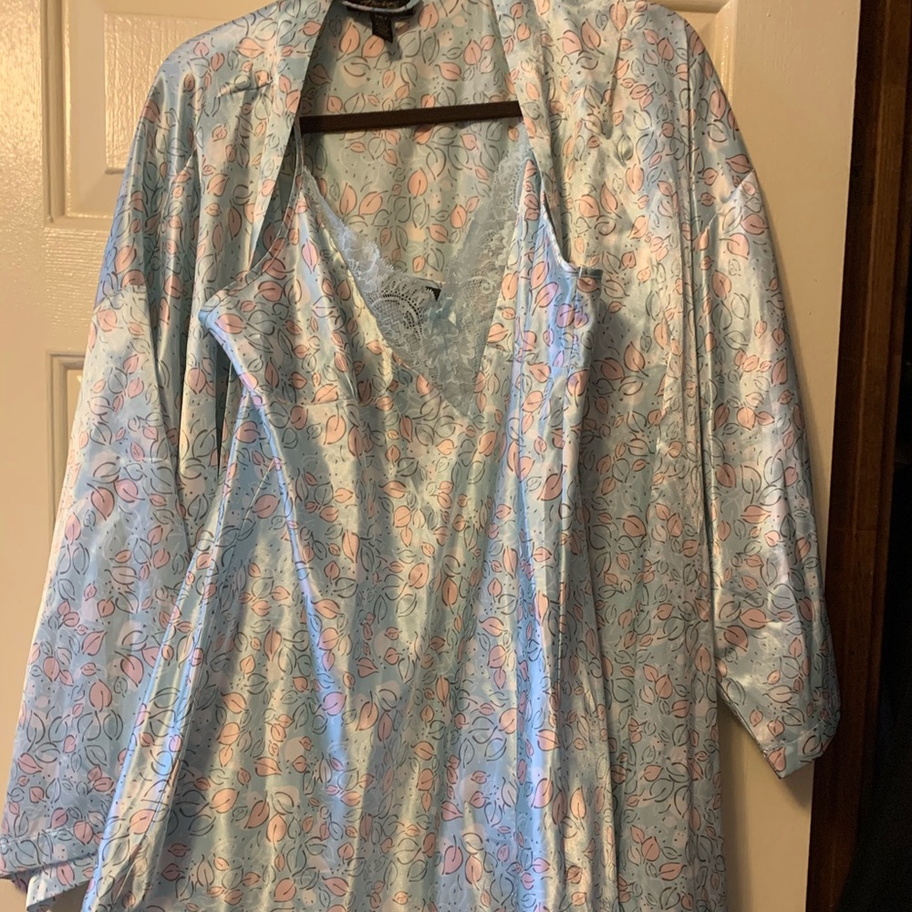 2PC Silky Leaf Nightie w/Robe